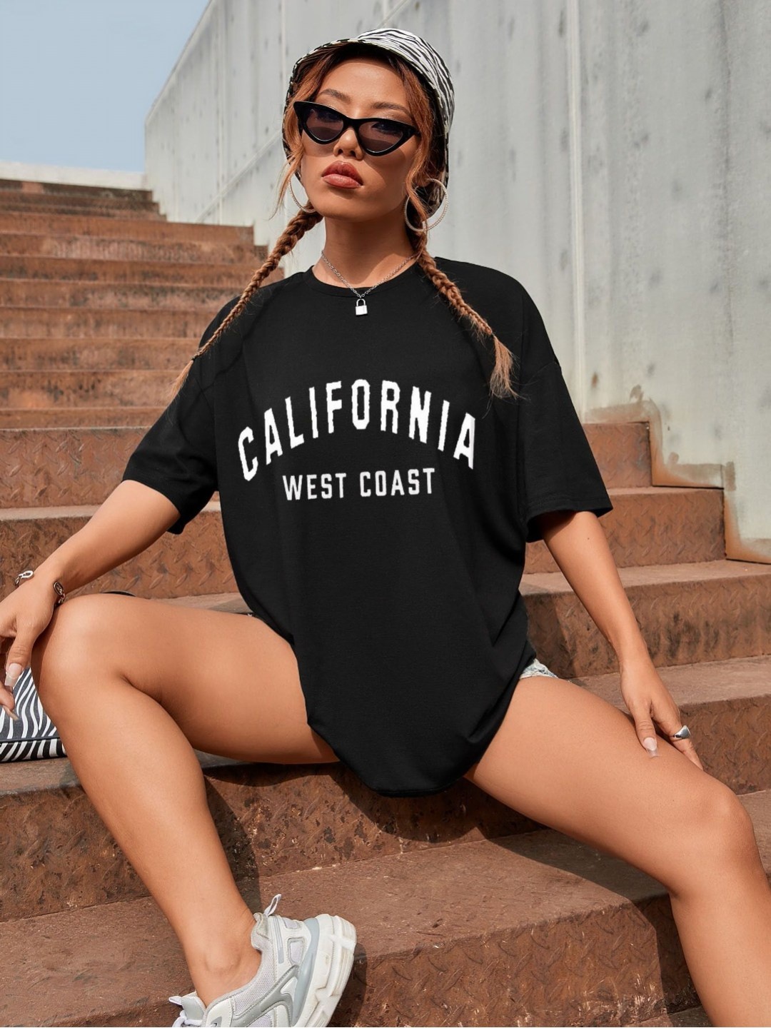 

TRENDY RABBIT Women People and Places Printed Round Neck Cotton Oversized T-shirt, Black
