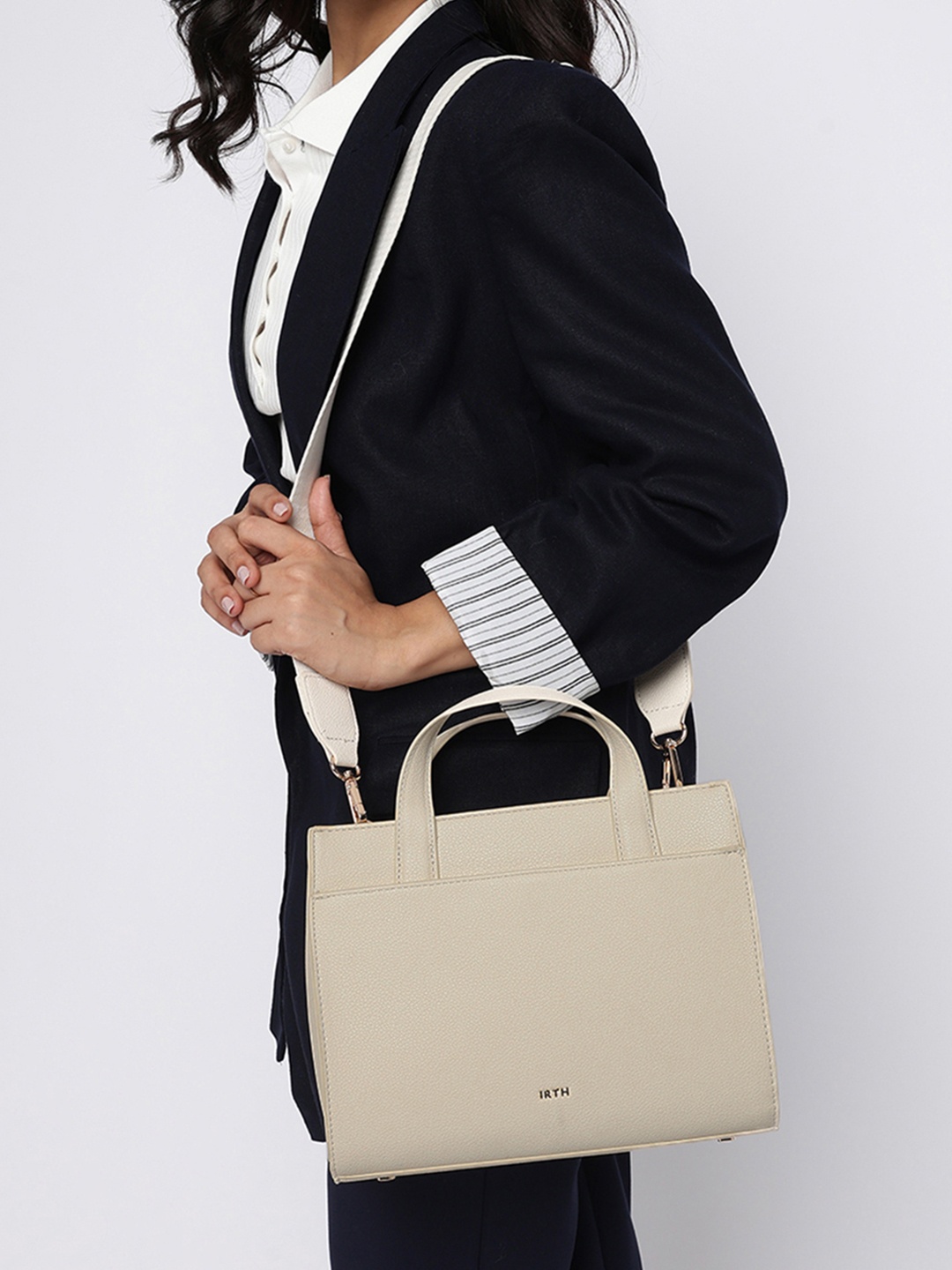 

IRTH Solid Handheld Bag, Off white