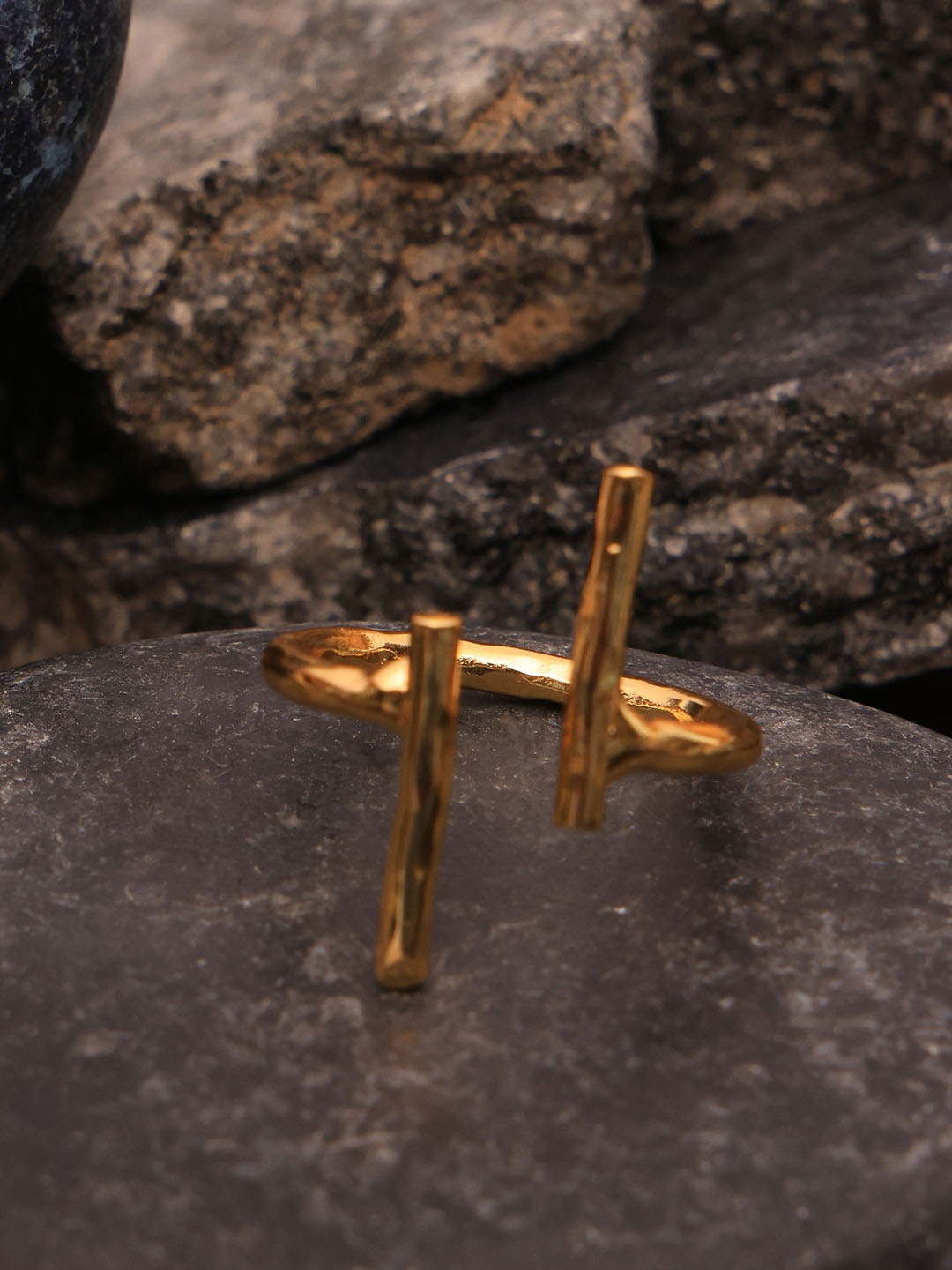 

ROYAL PITARAH Gold Stataement Ring