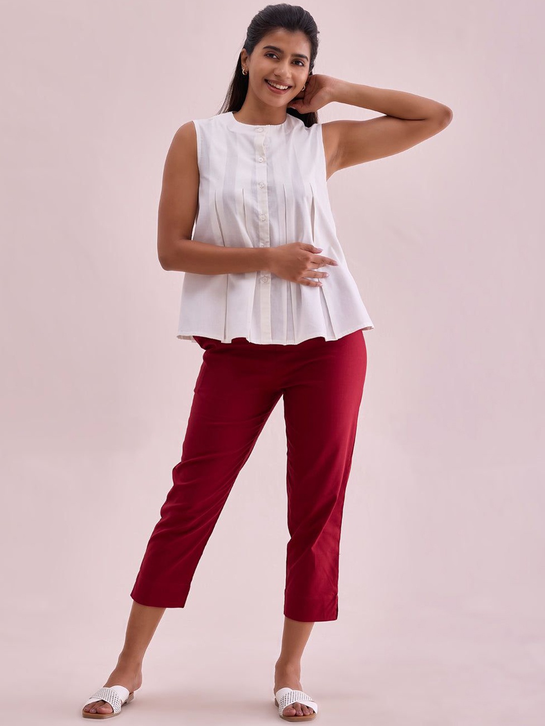 

Go Colors Women Relaxed Cigarette Trousers, Red