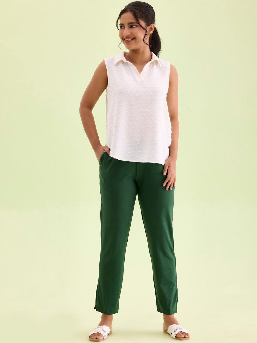 Go Colors Women Relaxed Mid-Rise Trousers, Green