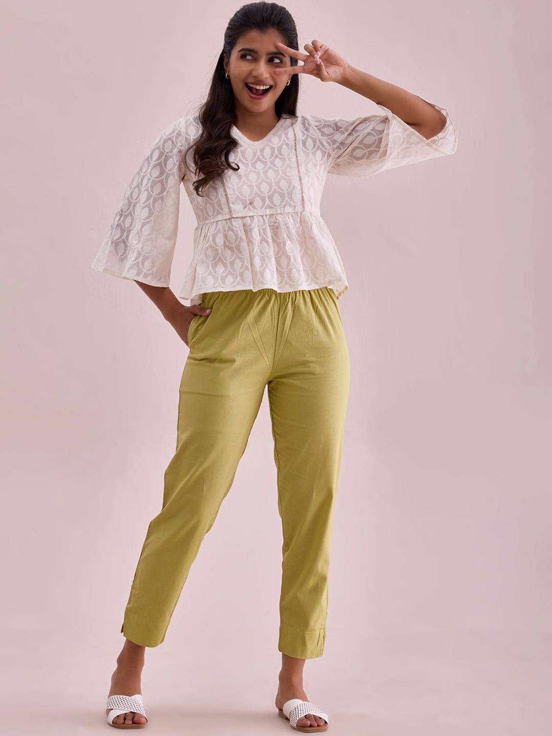 

Go Colors Women Relaxed Loose Fit Cigarette Trousers, Green