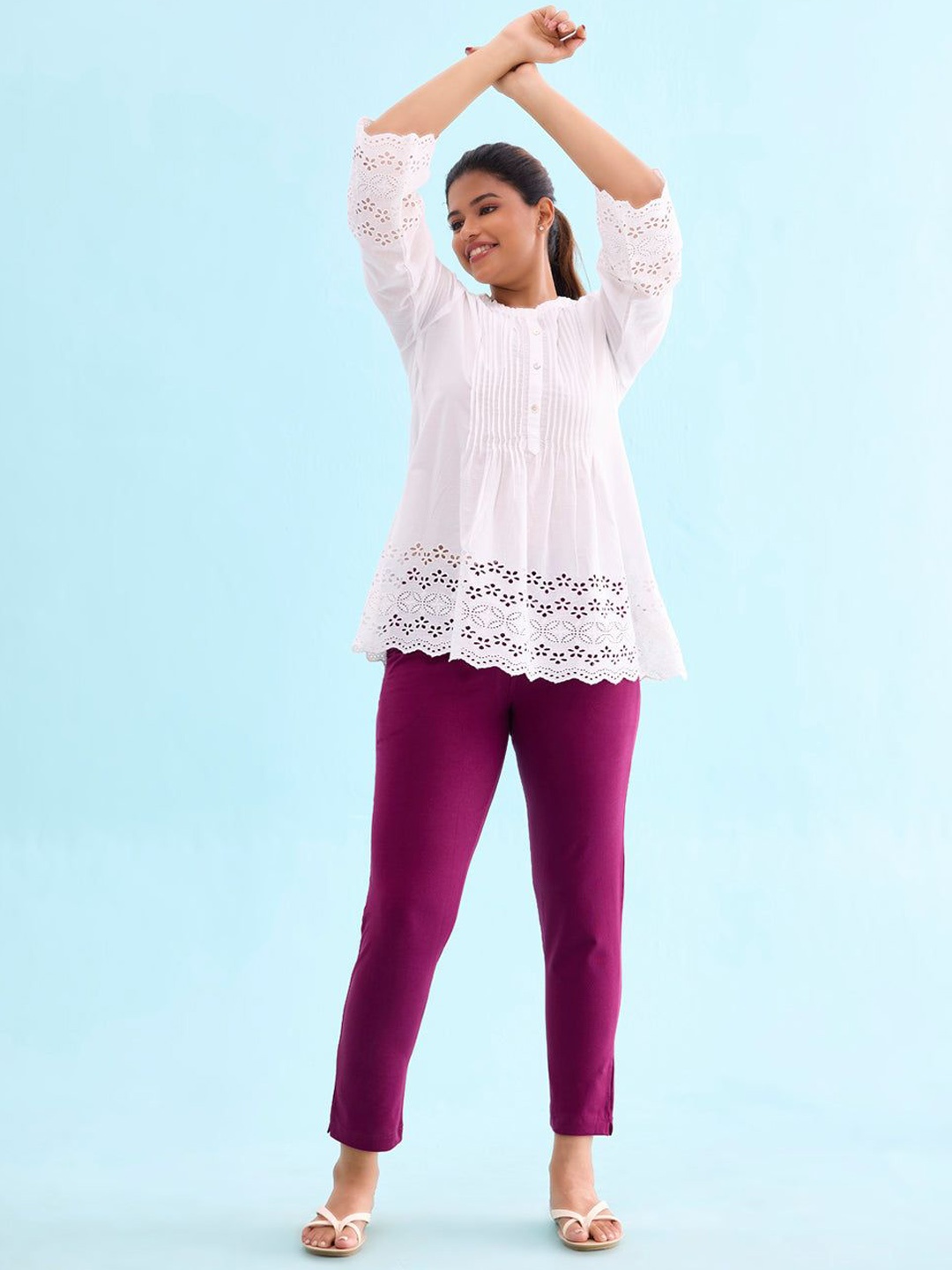 

Go Colors Women Relaxed Cropped Trousers, Purple