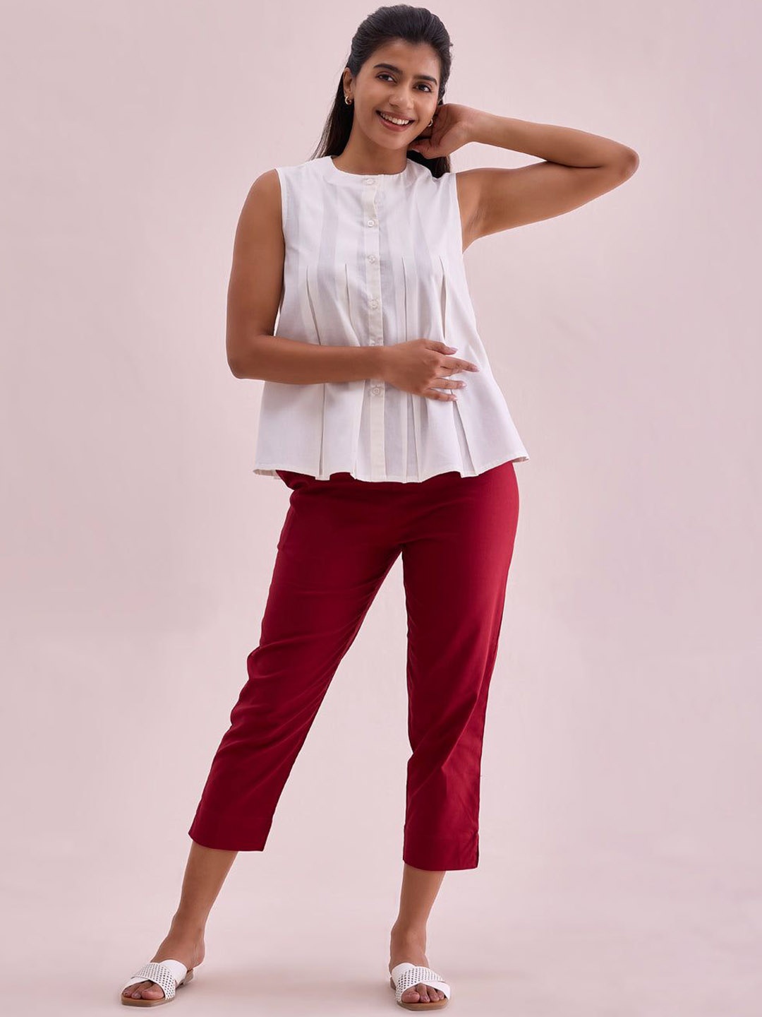 Go Colors Women Solid Relaxed Slim Fit Mid-Rise Regular Trousers, Maroon