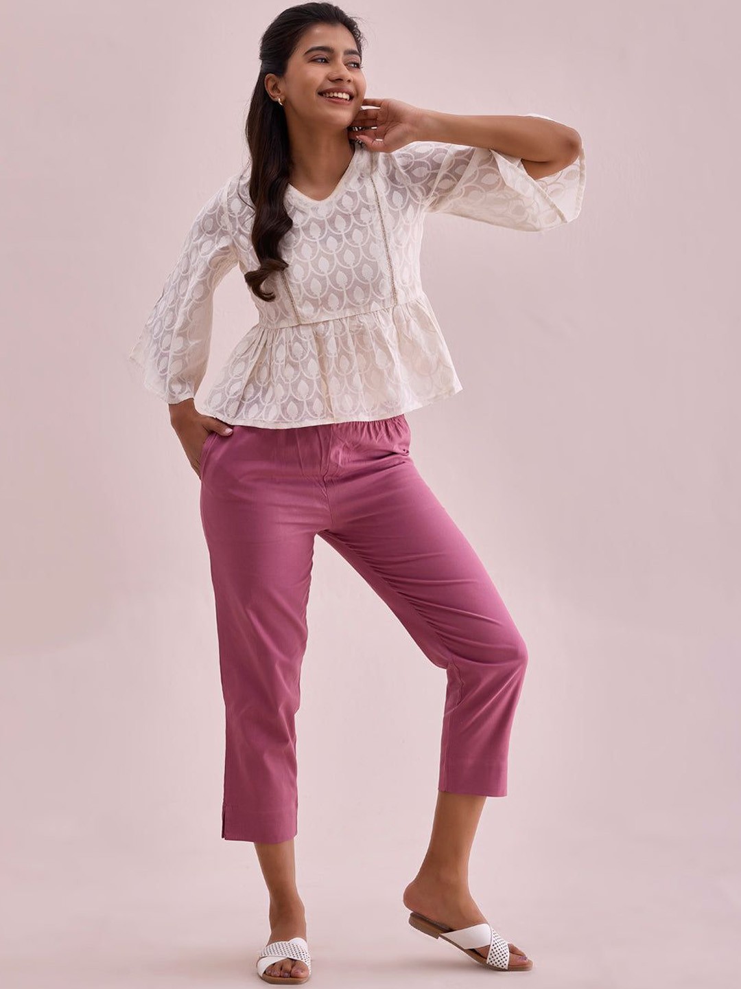 

Go Colors Women Relaxed Loose Fit Trousers, Red