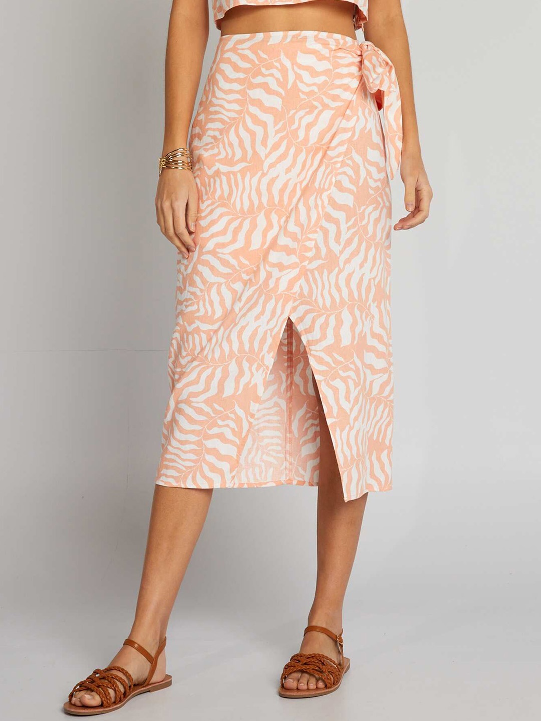 

KIABI Women Printed Wrap Knee Length Skirt, Peach