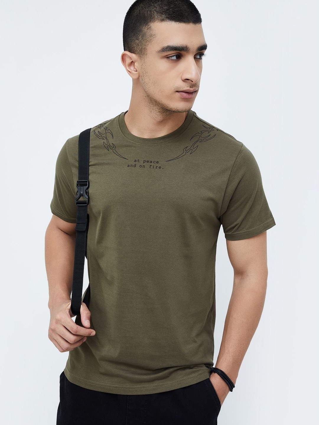 

Forca by Lifestyle Men Colourblocked Raw Edge T-shirt, Olive