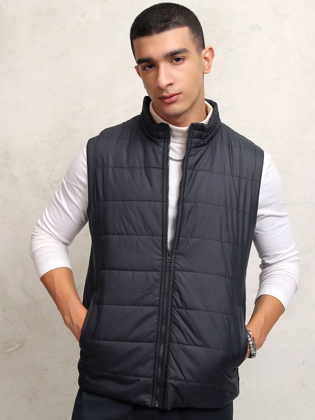 

HIGHLANDER Men Colourblocked Puffer Jacket, Navy blue