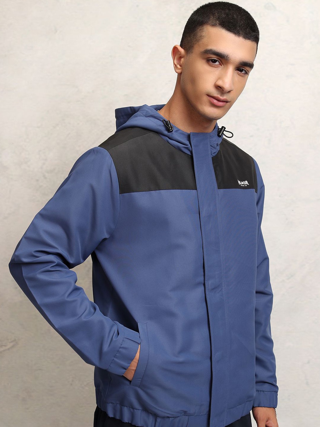 

HIGHLANDER Men Colourblocked Crop Tailored Jacket, Navy blue