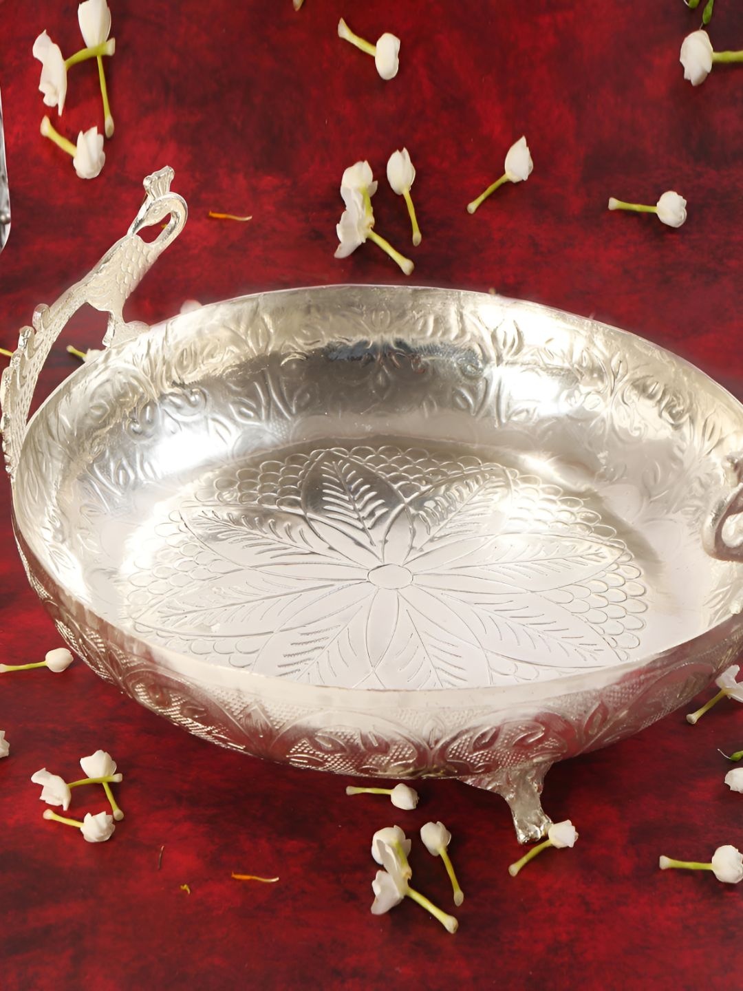 

THE HOME CO. Silver Toned Aluminum Textured Urli Decorative Bowls