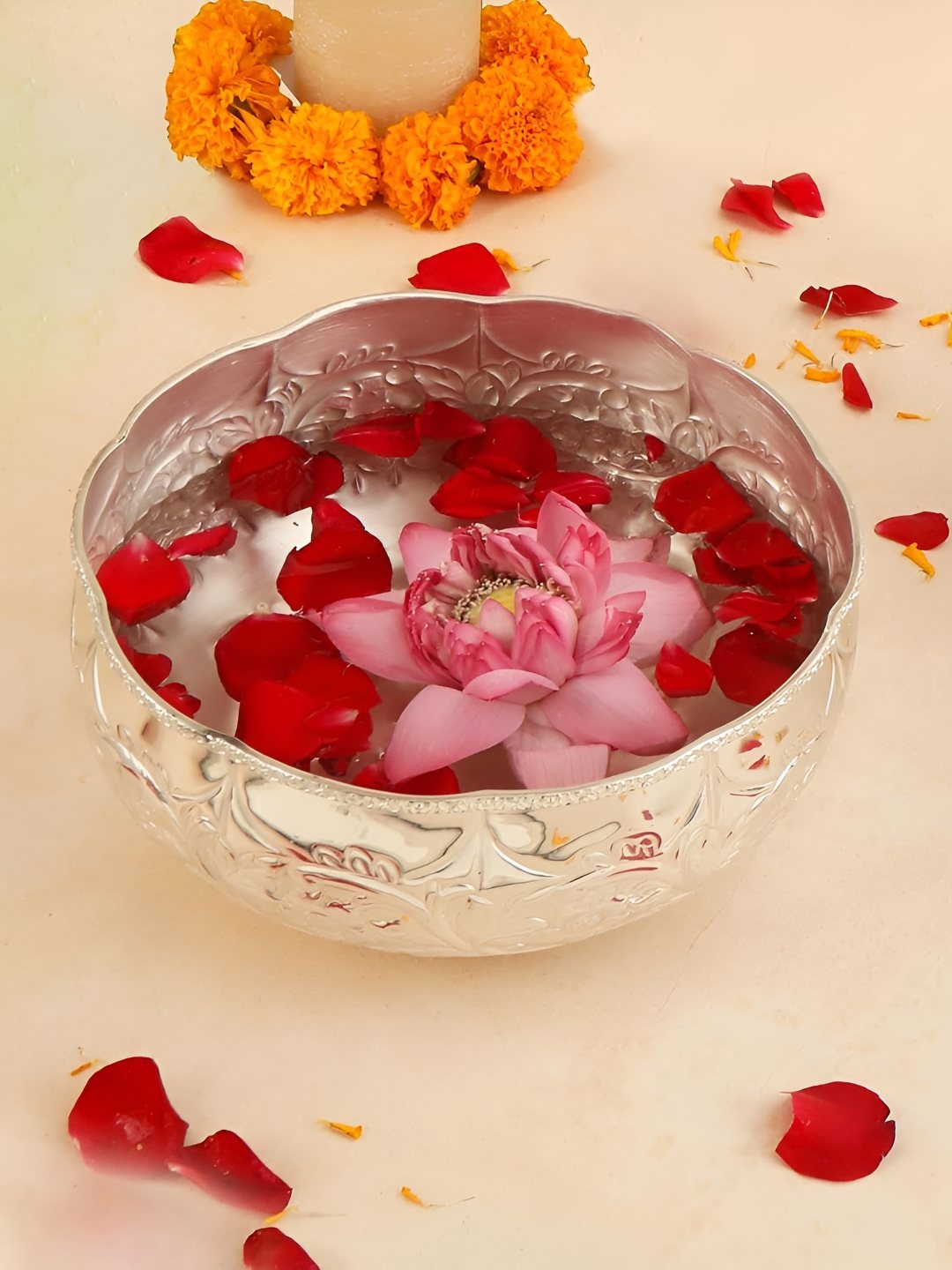 

THE HOME CO. Silver toned Brass Flower Decorative Bowl