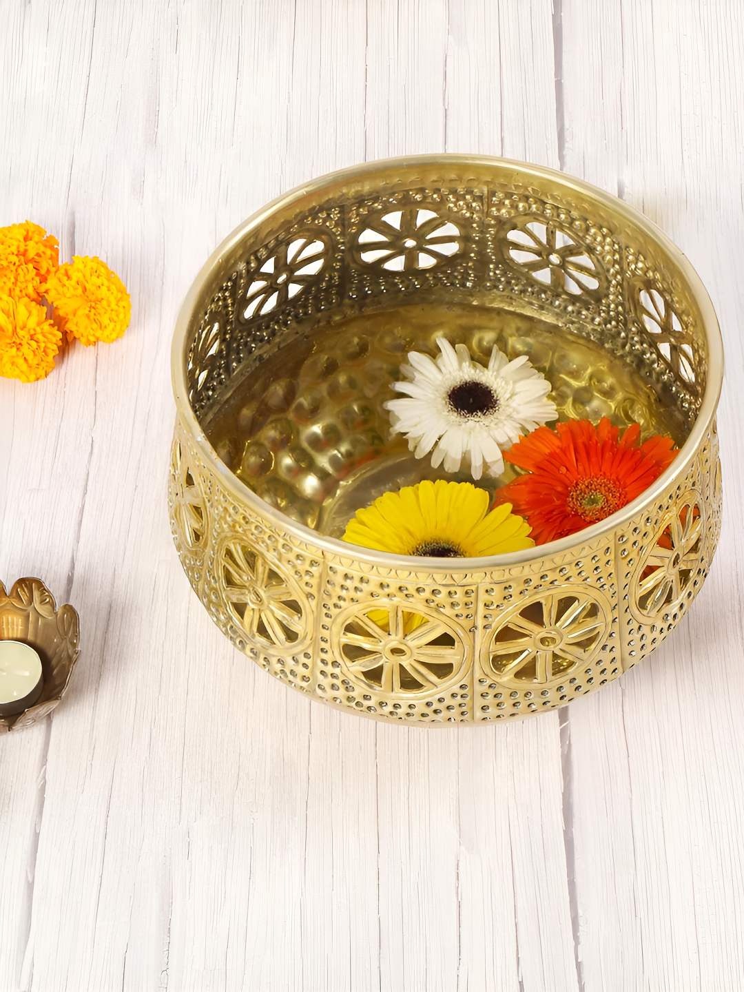

THE HOME CO. Gold Toned Textured Decorative Bowl