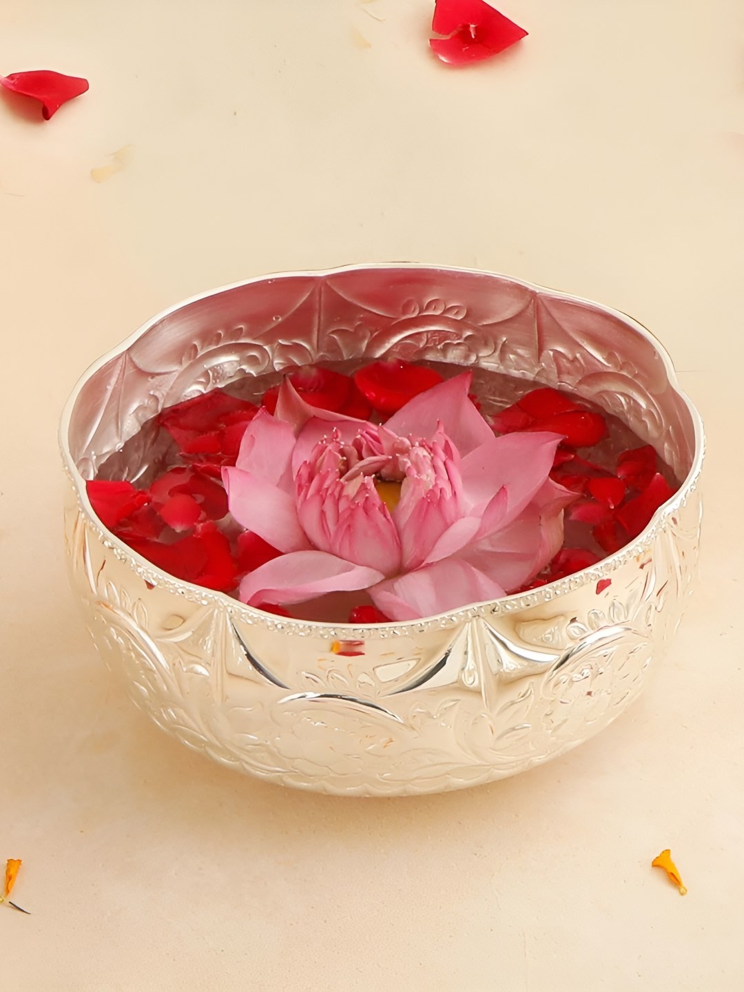 

THE HOME CO. Silver Toned Aluminium Mosaic Urli Decorative Bowls