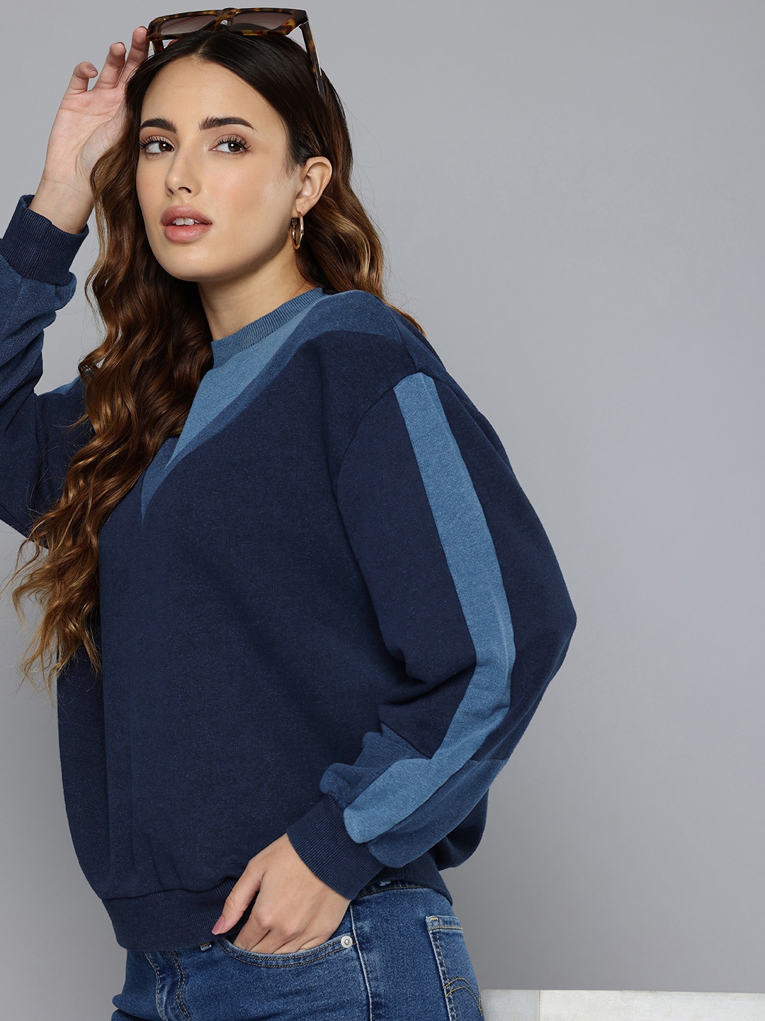 

Levis Colourblocked Long Sleeves Sweatshirt, Navy blue