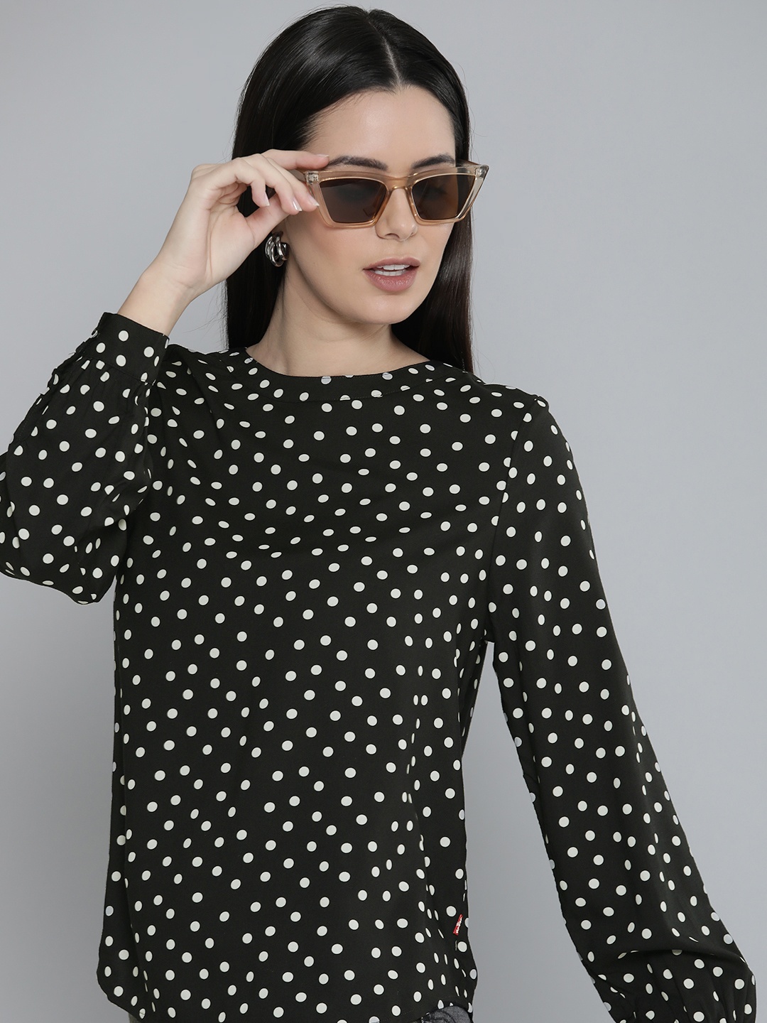 

Levis Polka Dots Printed Cuffed Sleeves Top, Black