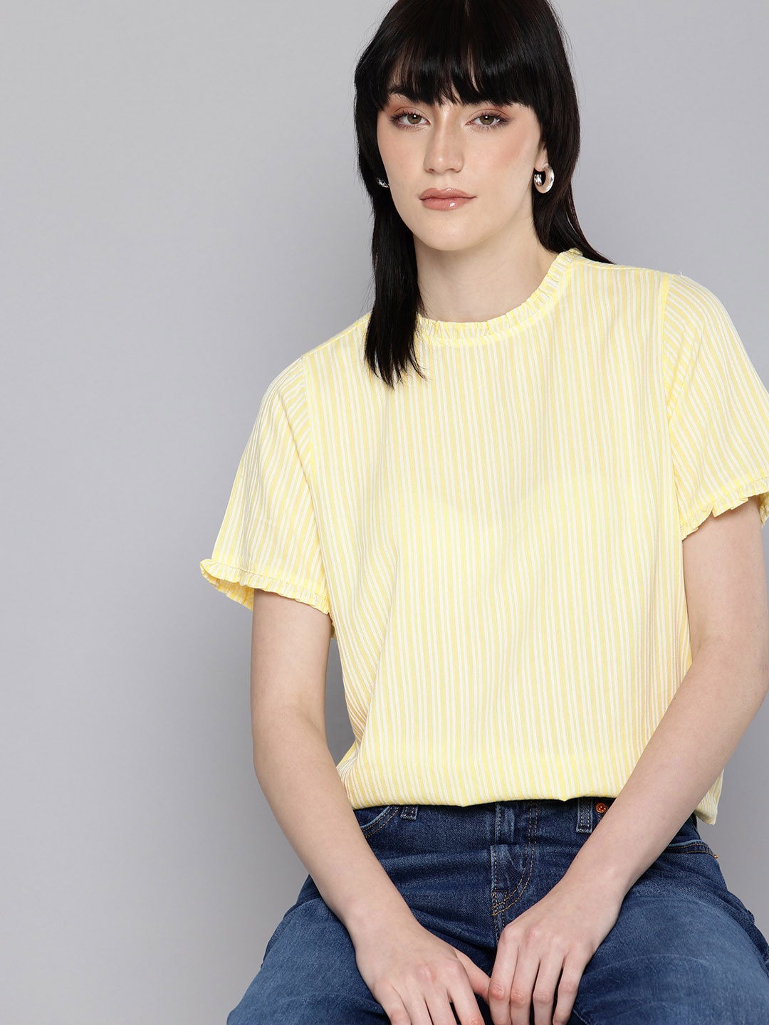 

Levis Striped High Neck Regular Top, Yellow