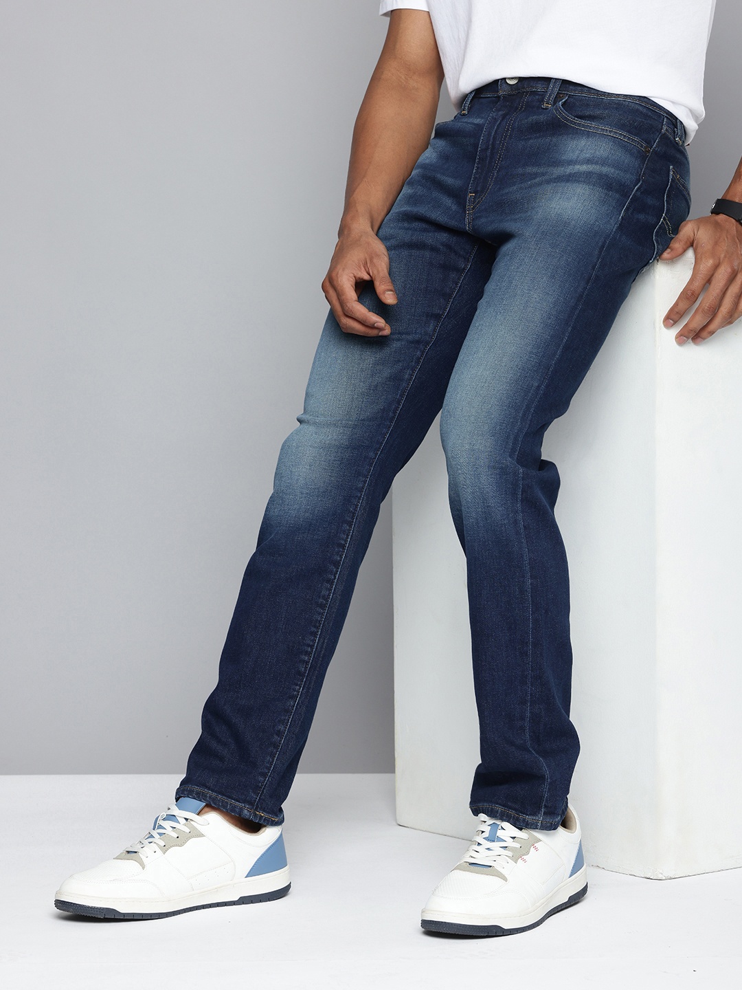 

Levis Men 511 Slim Fit Low-Rise Heavy Fade Stretchable Jeans, Navy blue