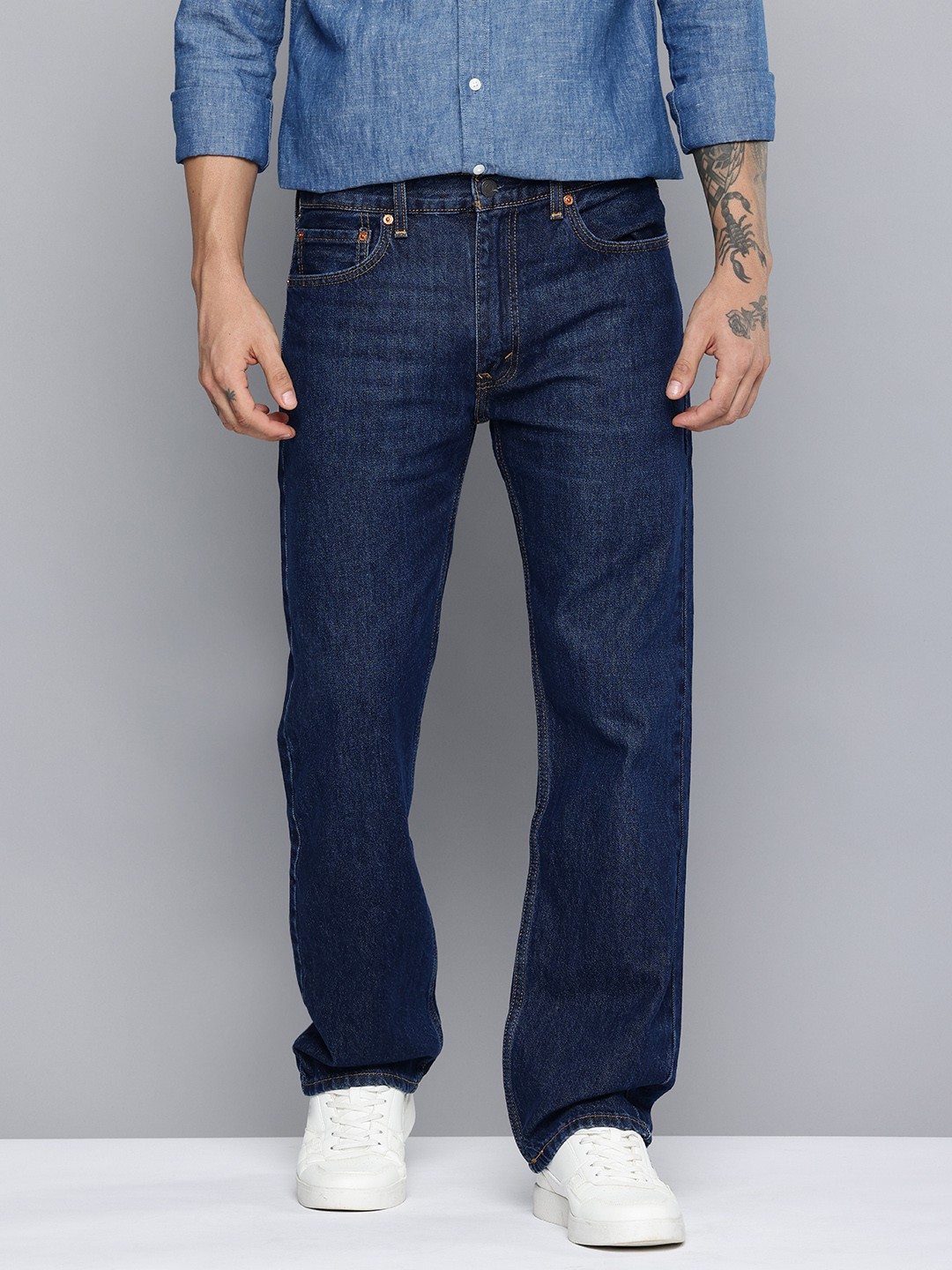 

Levis Men 555 96 Relaxed Straight Fit Light Fade Pure Cotton Jeans, Blue