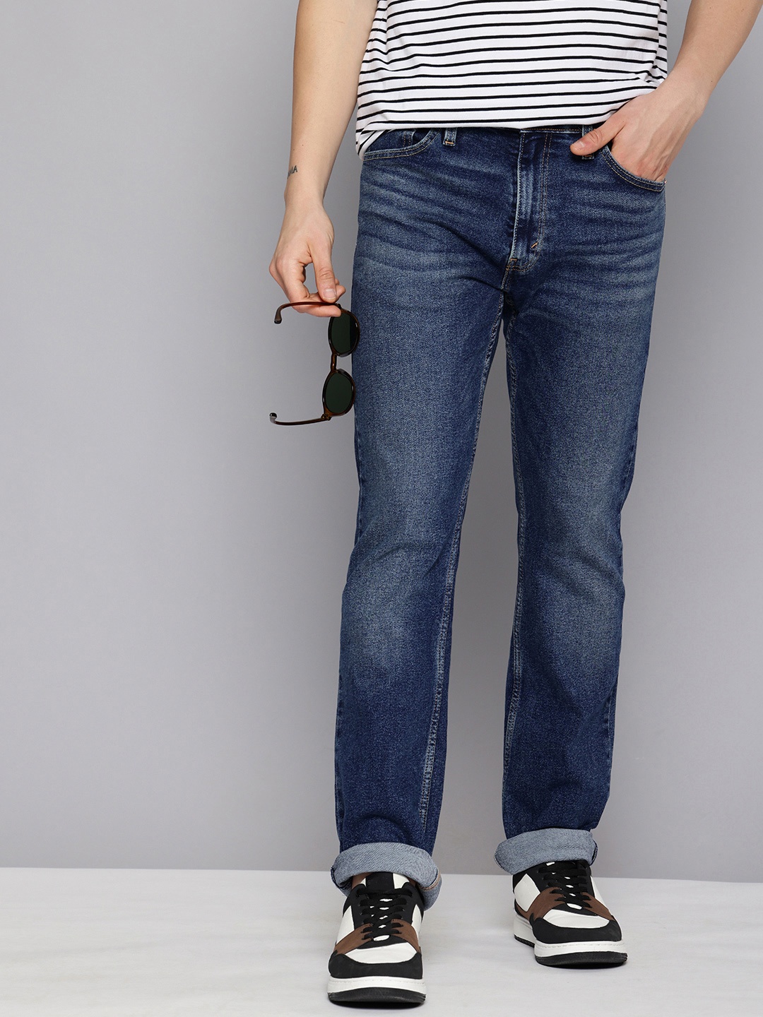 

Levis Men 513 Slim Fit Light Fade Stretchable Jeans, Blue