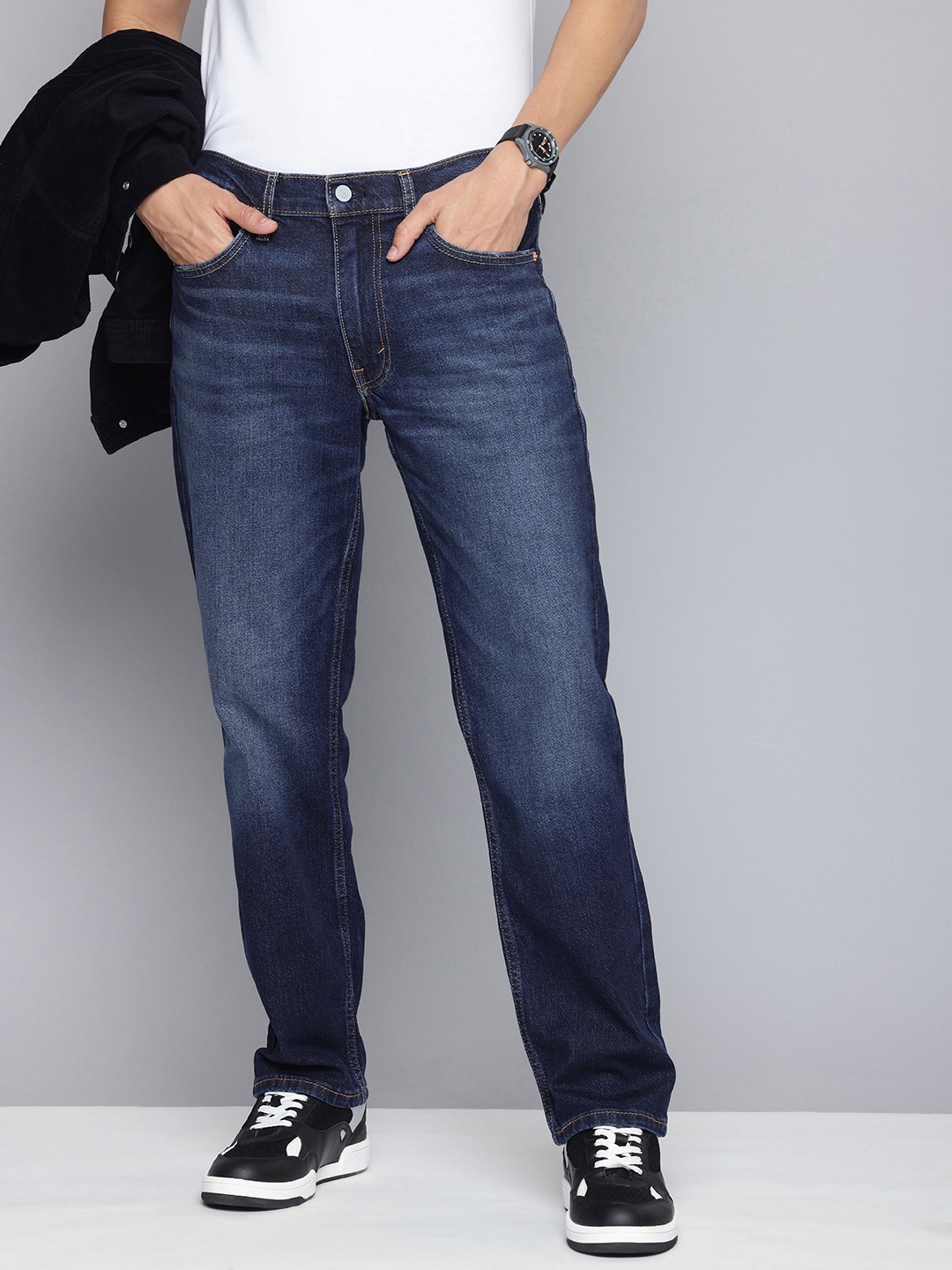 

Levis Men 541 Tapered Fit Light Fade Stretchable Jeans, Navy blue