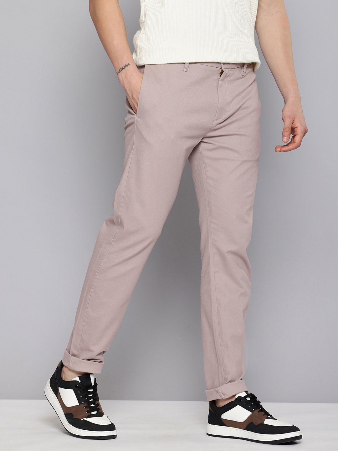 

Levis Men Textured Tapered Fit Chinos Trousers, Taupe