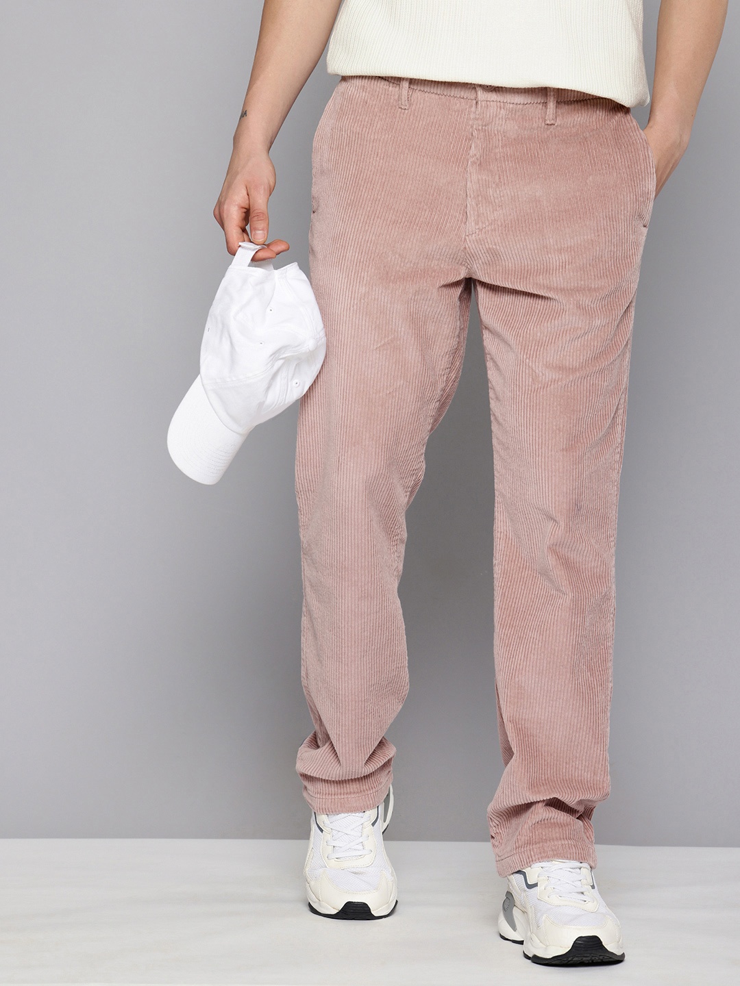 

Levis Men Straight Fit Corduroy Chinos Trousers, Rose