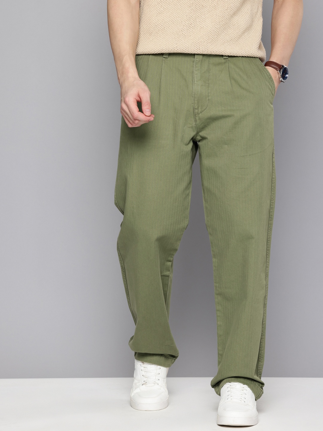 

Levis Men Pure Cotton Self Striped Loose Straight Fit Pleated Chinos Trousers, Olive