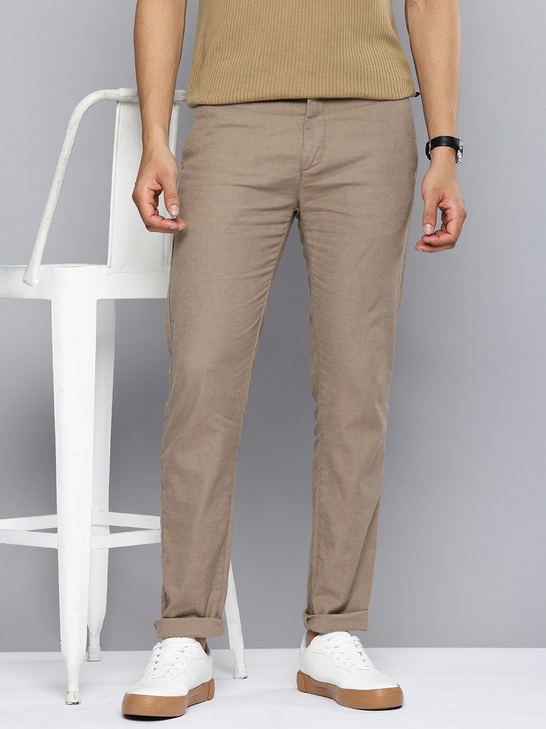 

Levis Men Tapered Fit Casual Trousers, Taupe