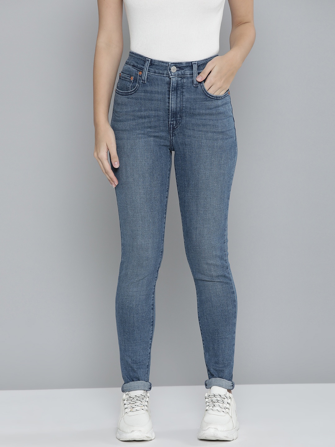 

Levis Women 721 Skinny Fit High-Rise Light Fade Stretchable Jeans, Blue