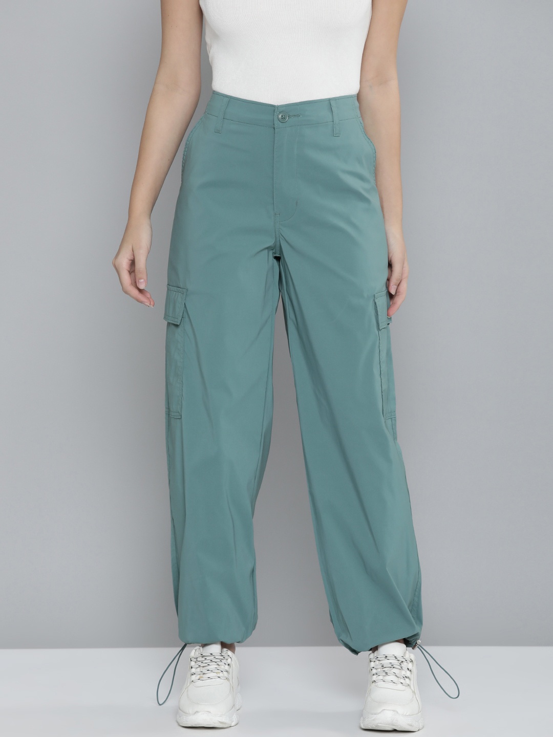 

Levis Women Baggy Fit Cargos Trousers, Blue