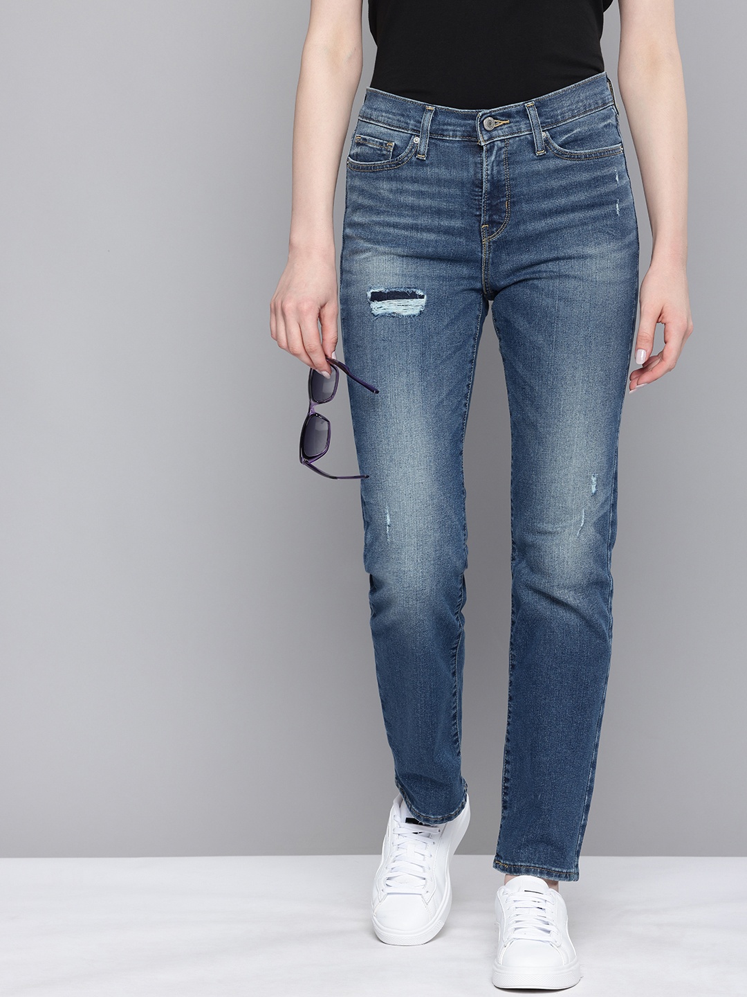 

Levis Women 314 Straight Fit High-Rise Light Fade Stretchable Jeans, Blue