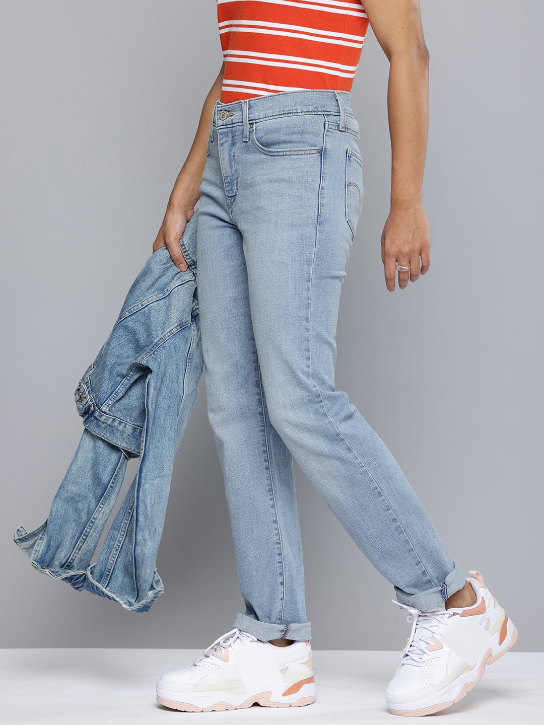 

Levis Women 314 Straight Fit High-Rise Heavy Fade Stretchable Jeans, Blue