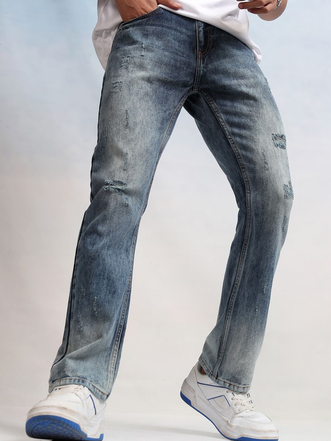 

HIGHLANDER Men Tapered Fit Mildly Distressed Heavy Fade Jeans, Blue