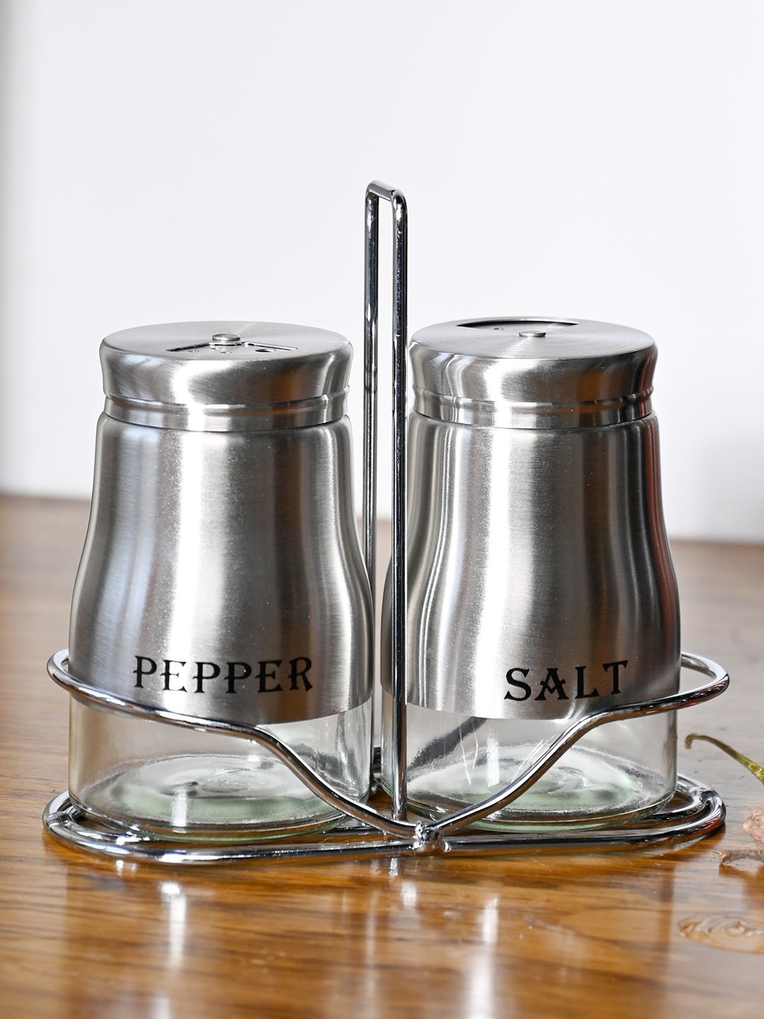 

MARKET99 2 Pieces Stainless Steel Salt & Pepper Shakers 150 ml, Silver