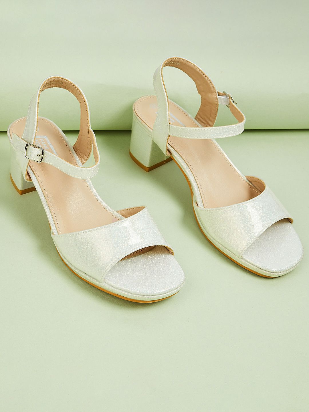 

Fame Forever by Lifestyle Girls Block Sandals with Buckles, Green