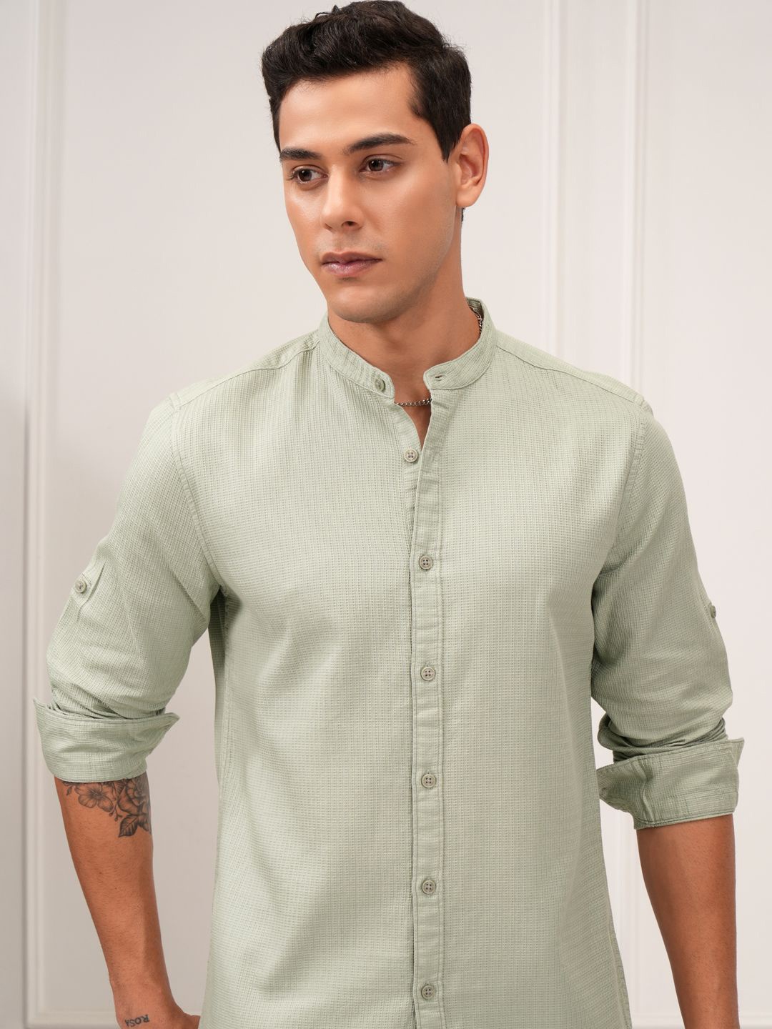 

HIGHLANDER Men Dobby Textured Mandarin Collar Sleeve Roll Up Casual Shirt, Green