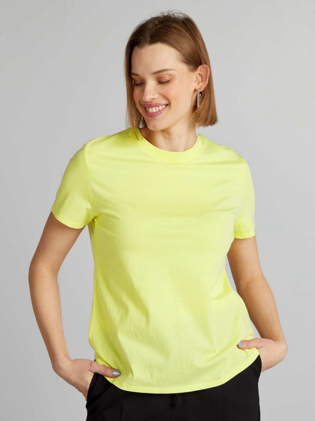 

KIABI Women Round Neck T-shirt, Green