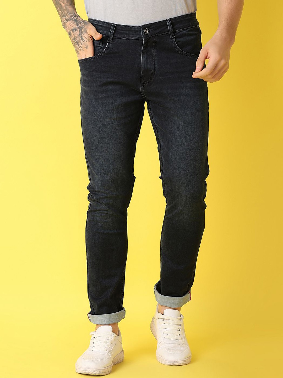 

V-Mart Men Slim Fit Mid-Rise Light Fade Stretchable Jeans, Blue