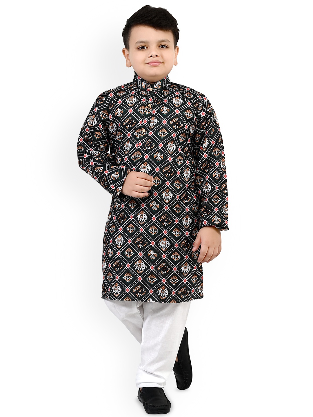 

BAESD Boys Ethnic Motifs Printed Mandarin Collar Straight Kurta With Pyjamas, Black