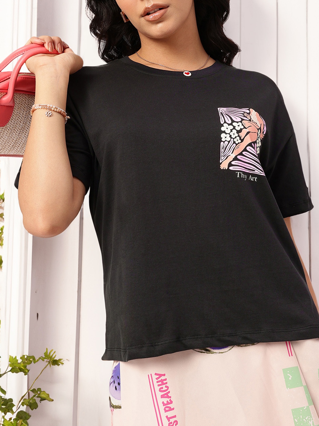 

DressBerry Minimalist Magic Printed T-shirt, Black