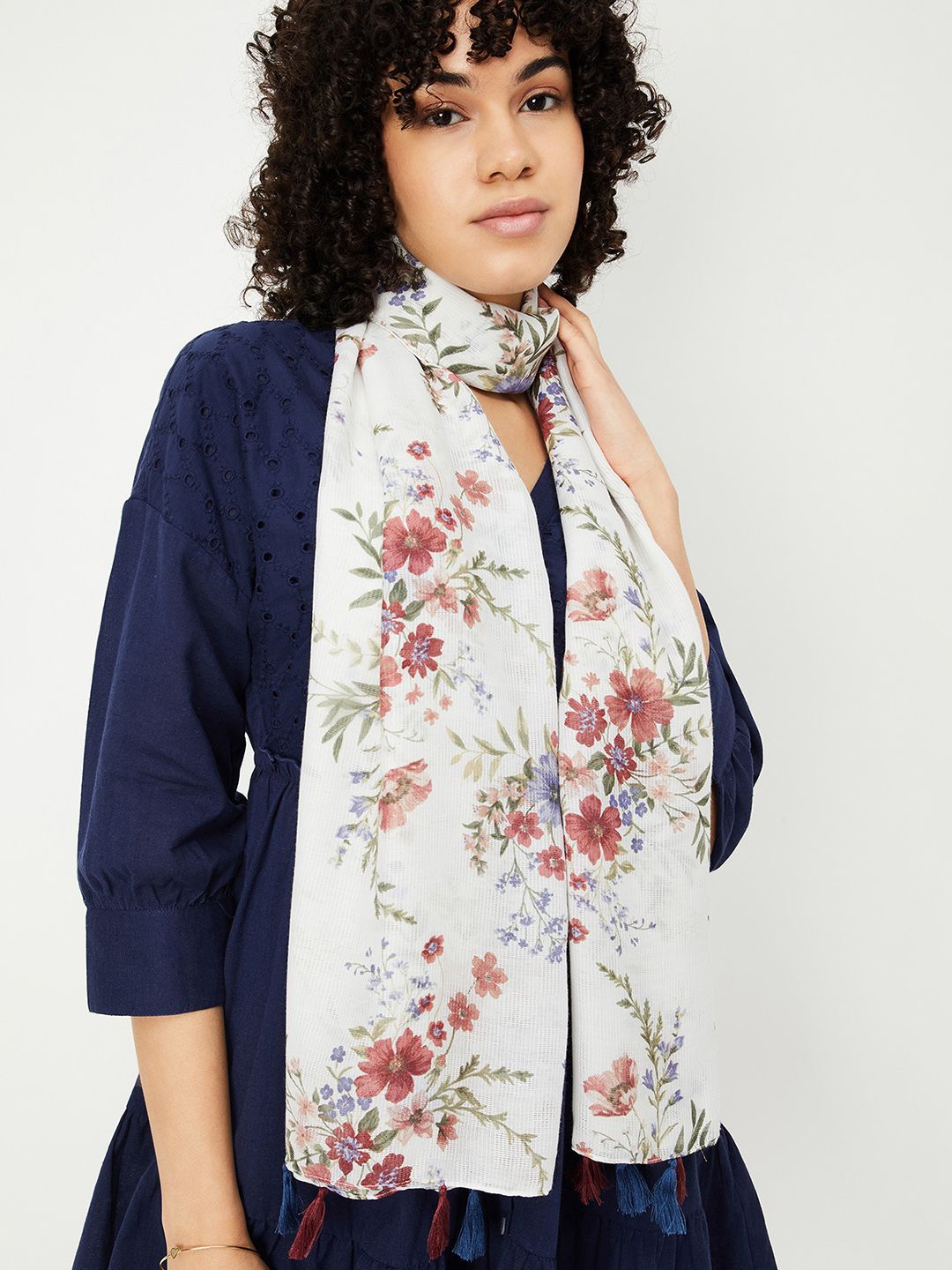 

max Women Floral Printed Taping Scarf, White