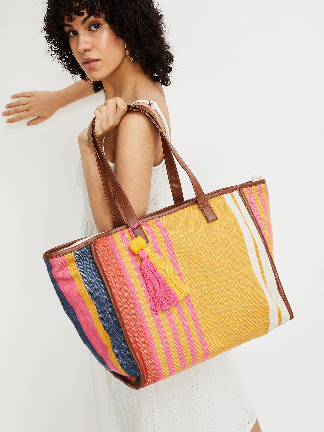 

max Women Striped Oversized Bucket Tote Bag with Tasselled, Multi