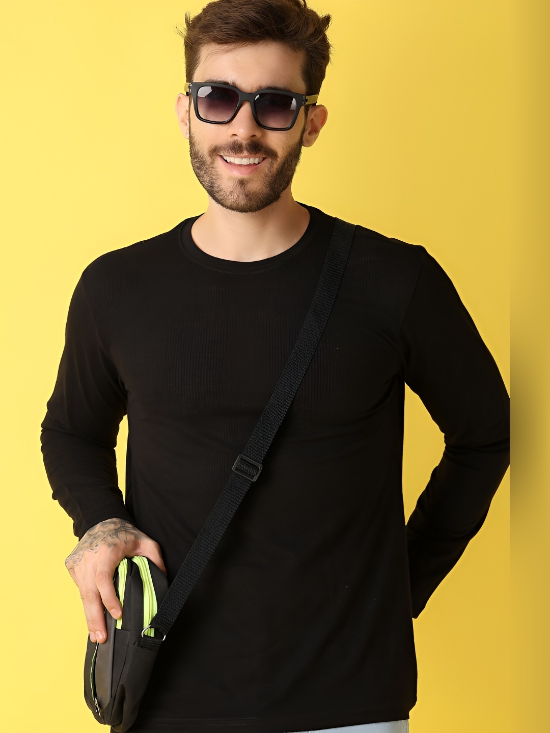 

V-Mart Men Solid Round Neck Cotton Slim Fit T-shirt, Black