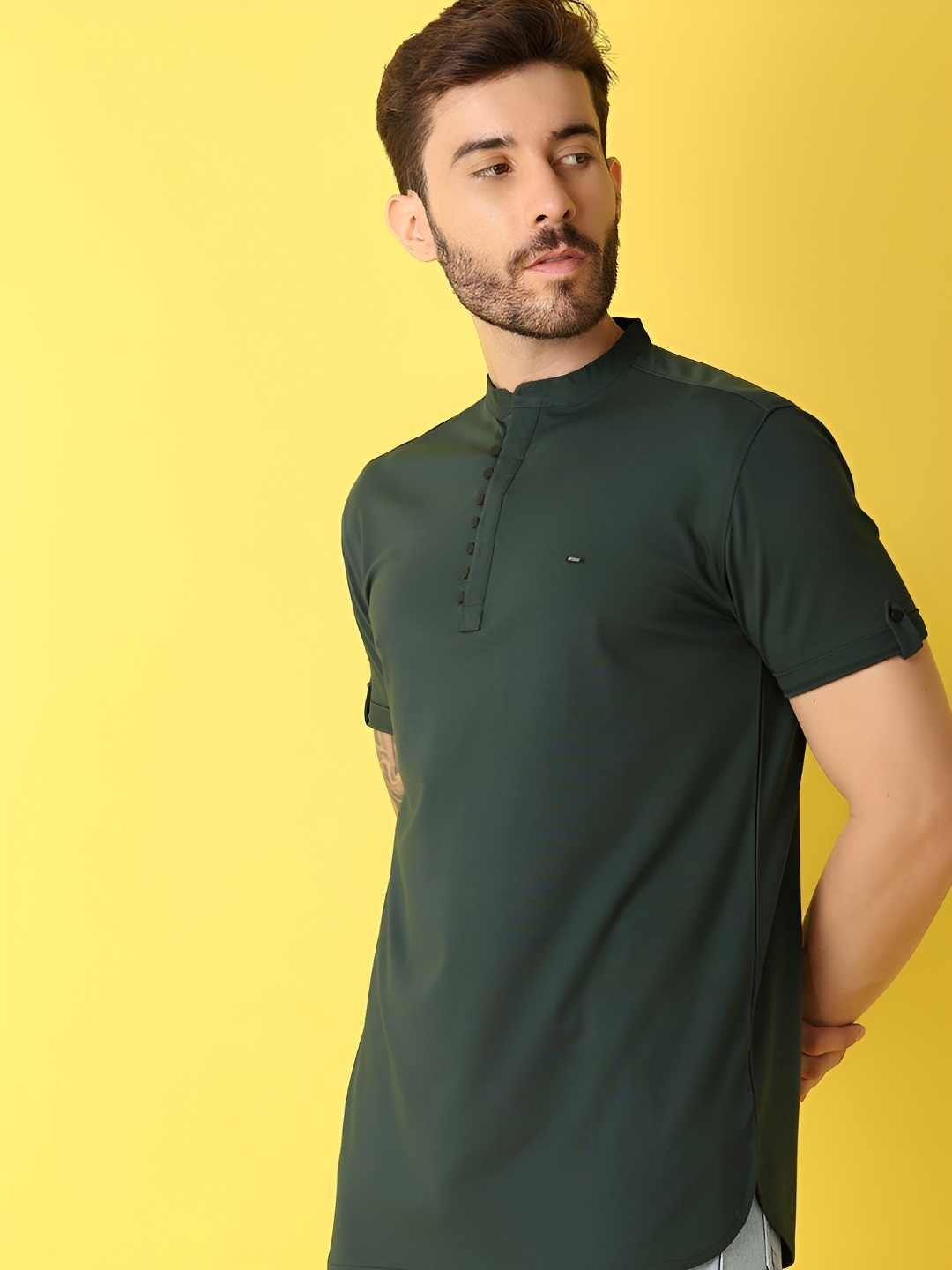

V-Mart Men Solid Mandarin Collar Cotton T-shirt, Green