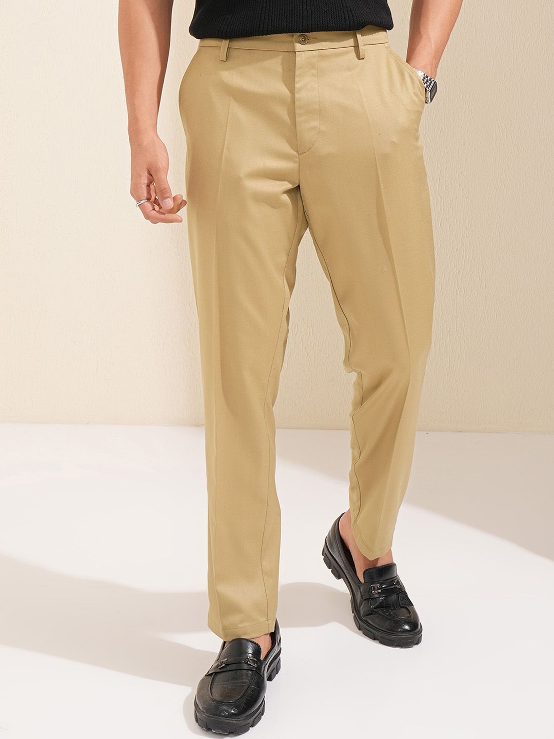 

HIGHLANDER Men Mid-Rise Pleated Formal Trousers, Khaki