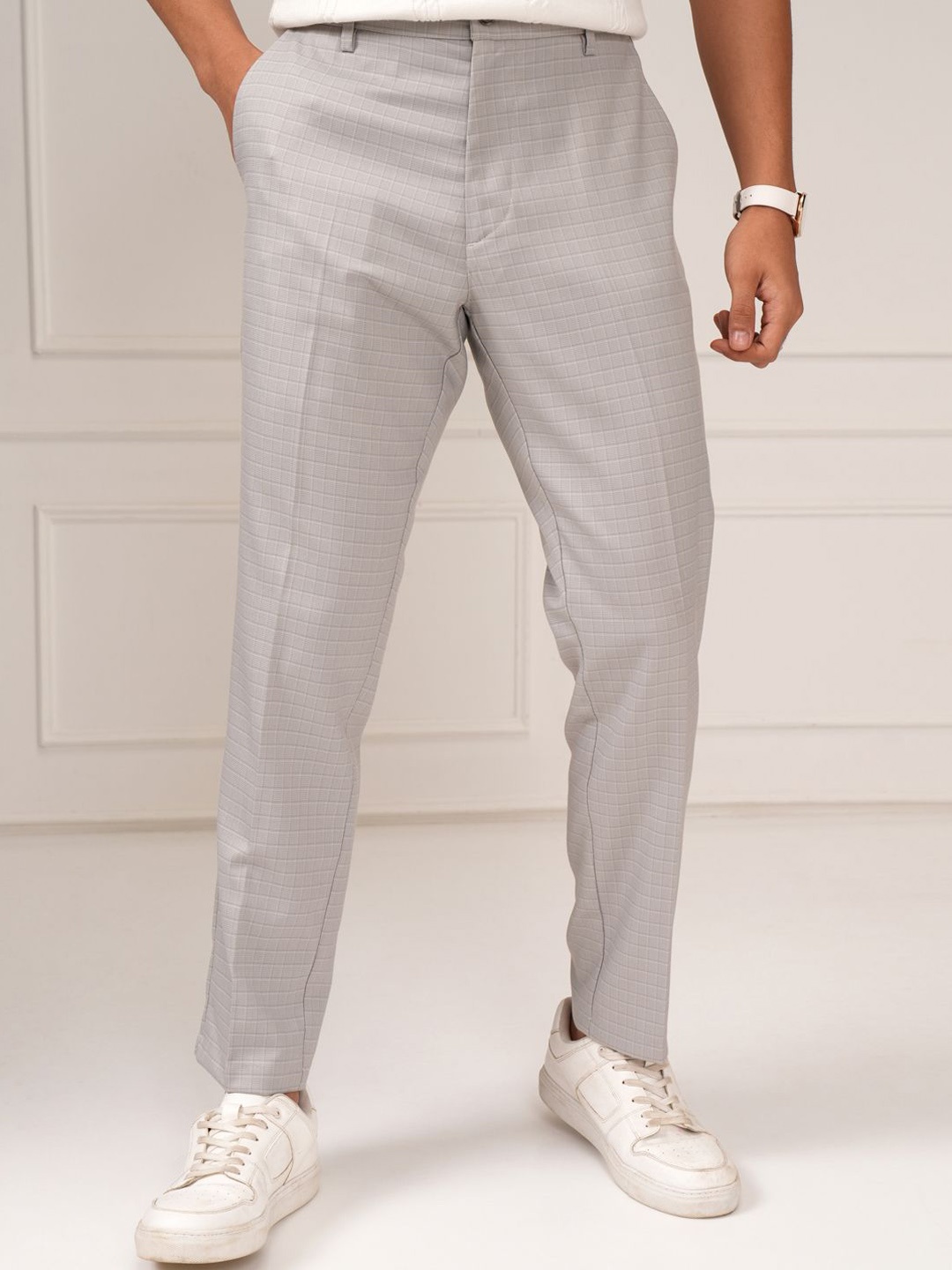 

HIGHLANDER Men Checked Mid-Rise Formal Trousers, Grey