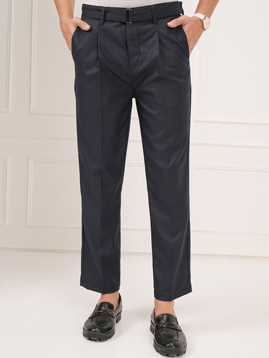 

HIGHLANDER Men Slim Fit Pleated Trousers, Black