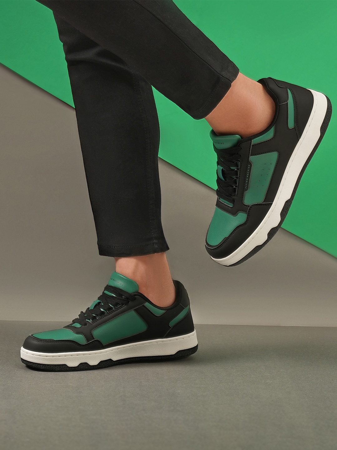 

Flying Machine Men Colourblocked SAUL Sneakers, Green
