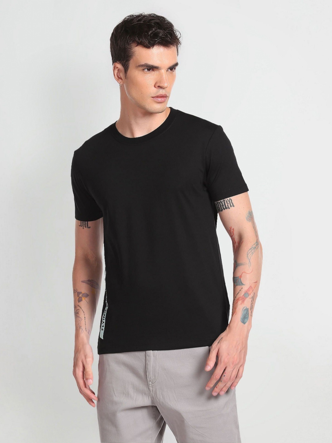 

Flying Machine Men Solid Slim Fit T-shirt, Black