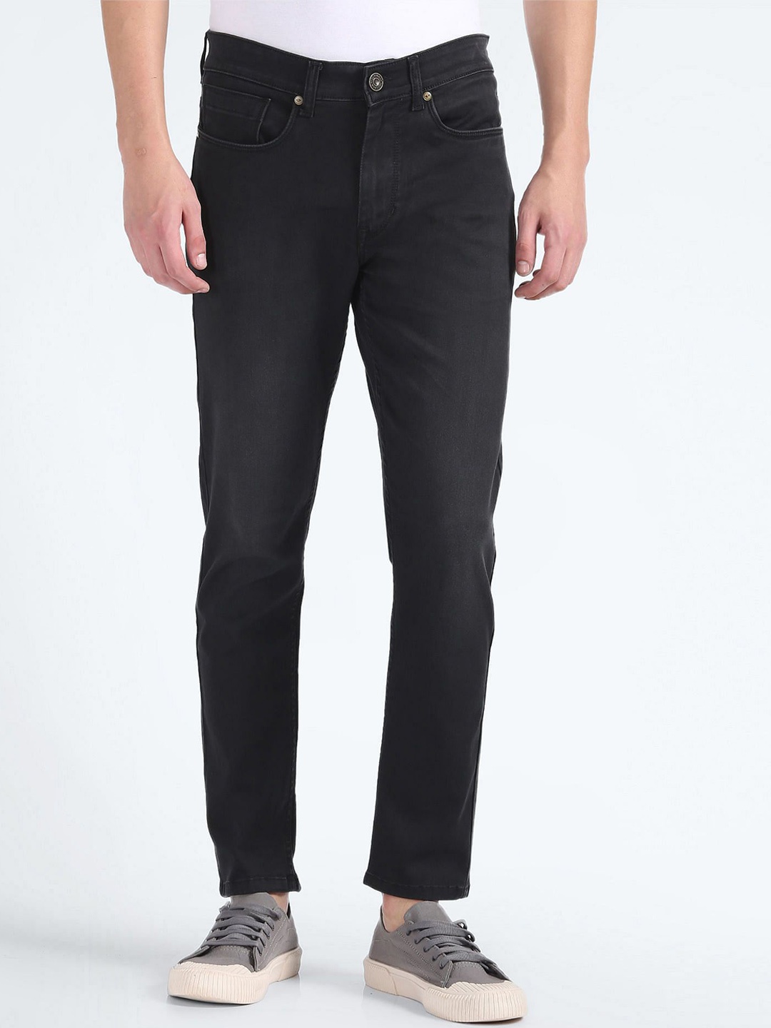 

Flying Machine Men Tapered Fit Mid Rise Jeans, Black